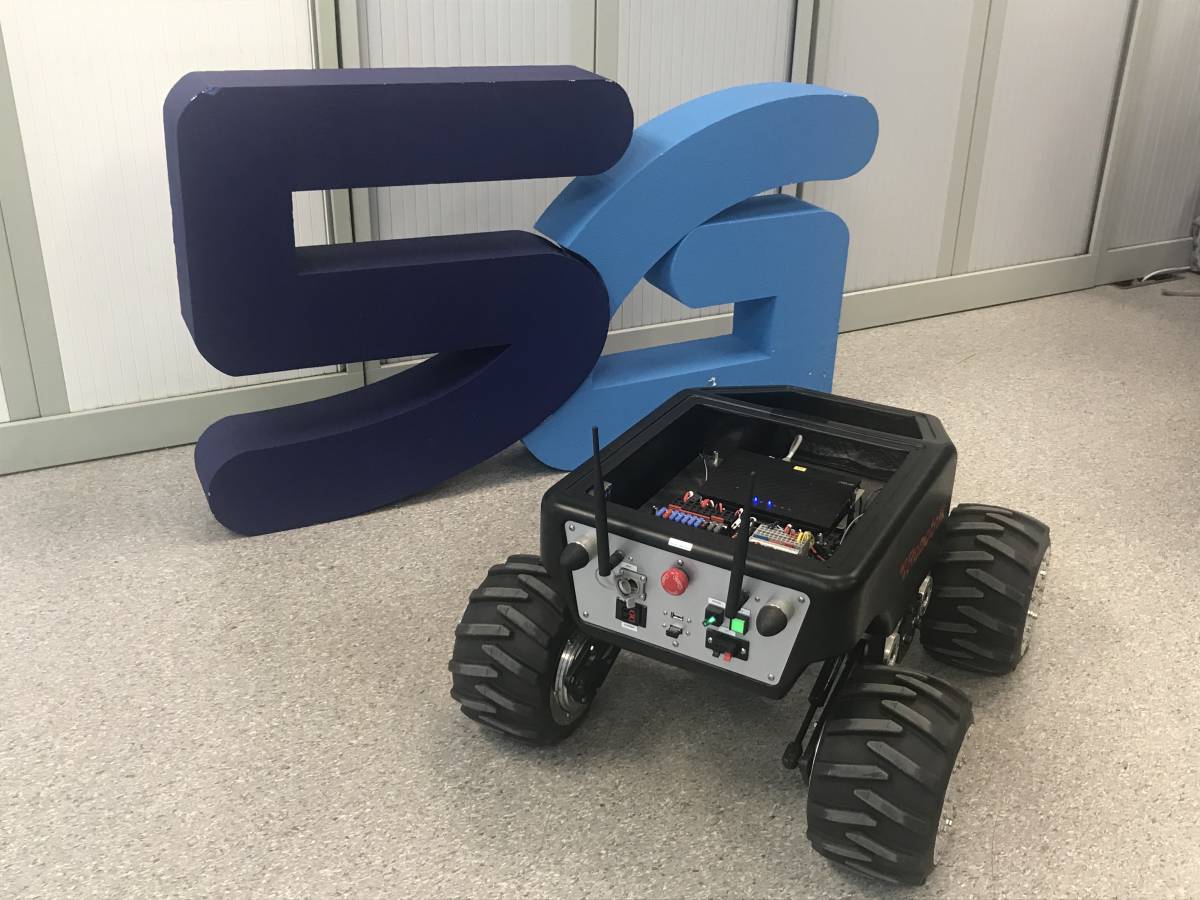 Fivecomm's robot powered by 5G technology