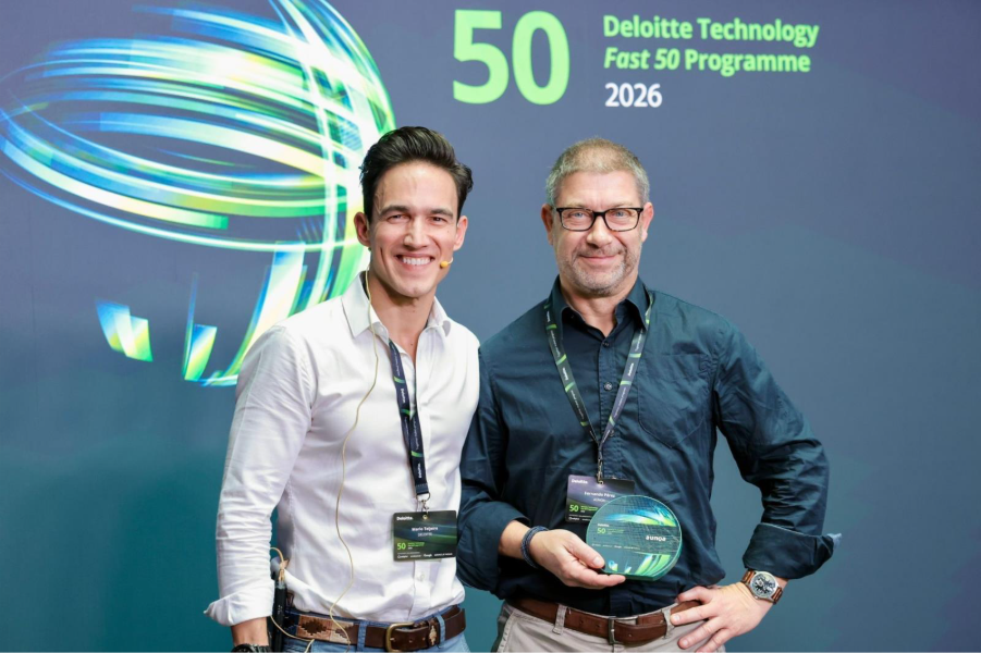 Mario Teijeiro and Fernando Pérez-Borrajo at the  Deloitte Technology Fast 50 award ceremony